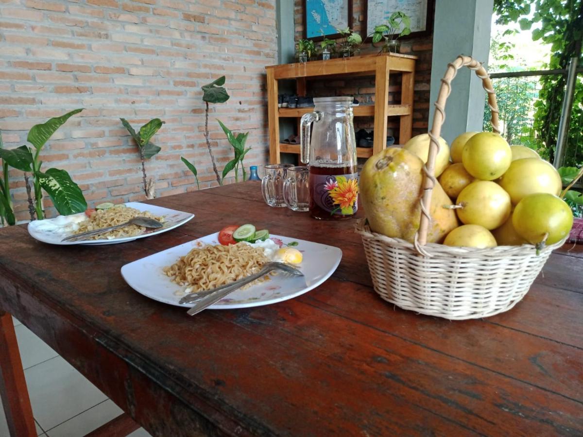 Bua Guest House Медан Экстерьер фото