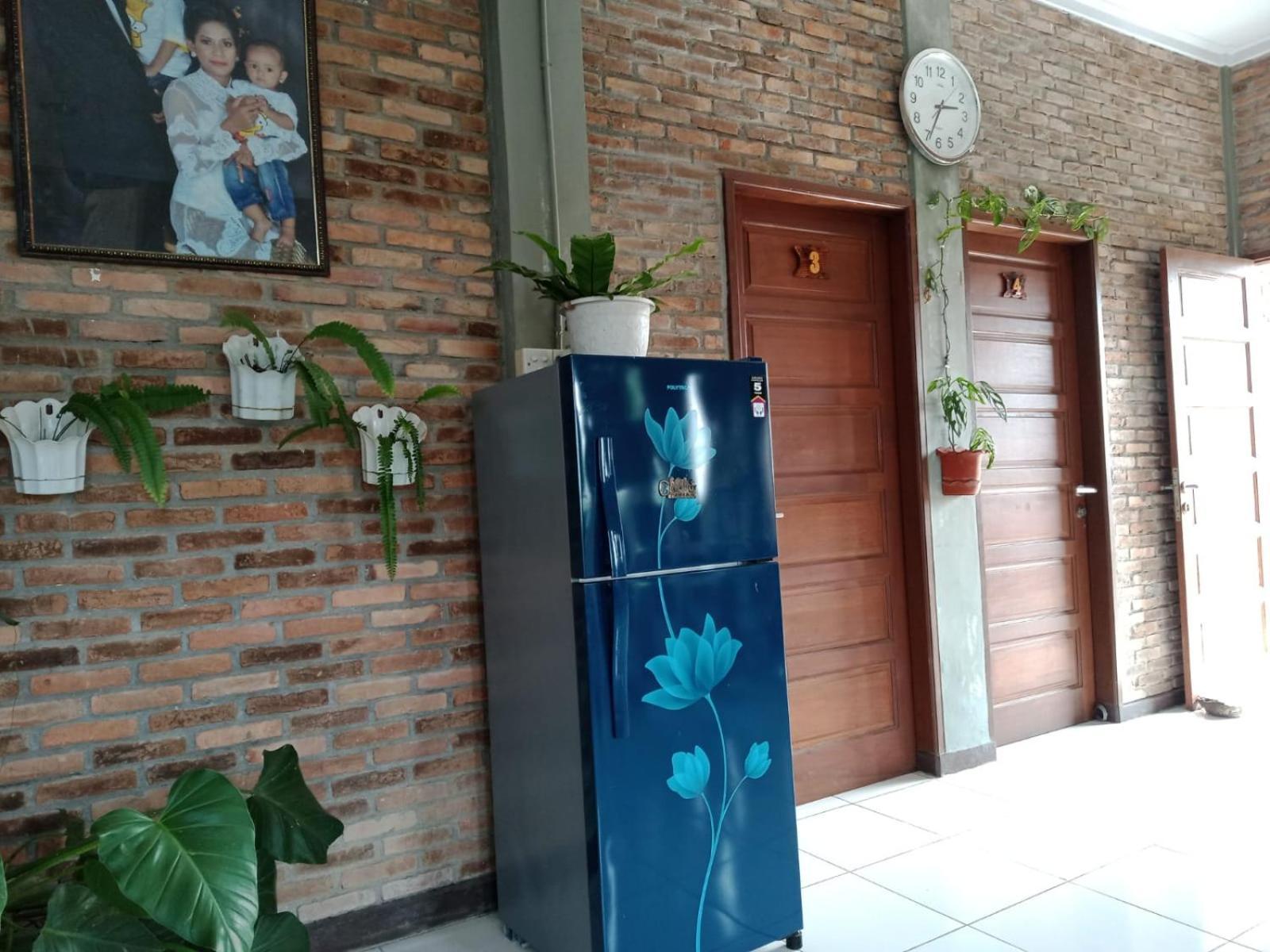 Bua Guest House Медан Экстерьер фото